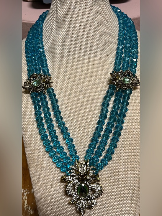 unbranded Jewelry - Multi-Strand Teal Crystal” Bearded Dragon”-Statement Necklace - Unbranded